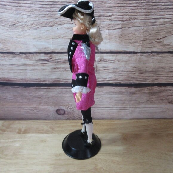 George Washington FAO Schwarz Limited Edition Barbie Doll 1996 Mattel #17557 - Picture 6 of 10